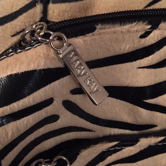 Mary Kay Purse and Cosmetic Bag Set - Picture 7 of 7